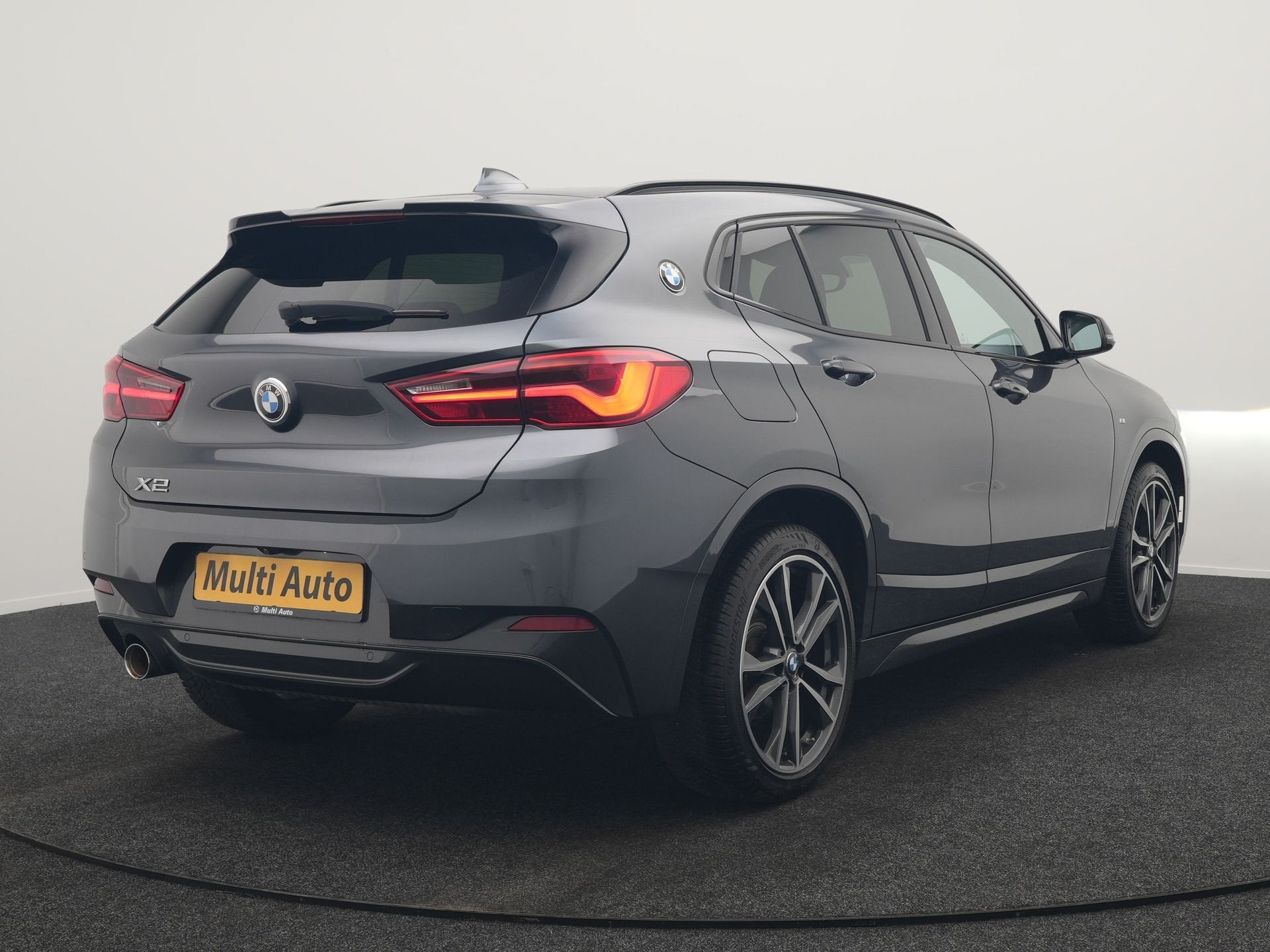BMW X2 sDrive18i M Sport 140pk Dealer O.H. | Camera | Ledere, Gebruikt, Zwart, Leder, Bedrijf