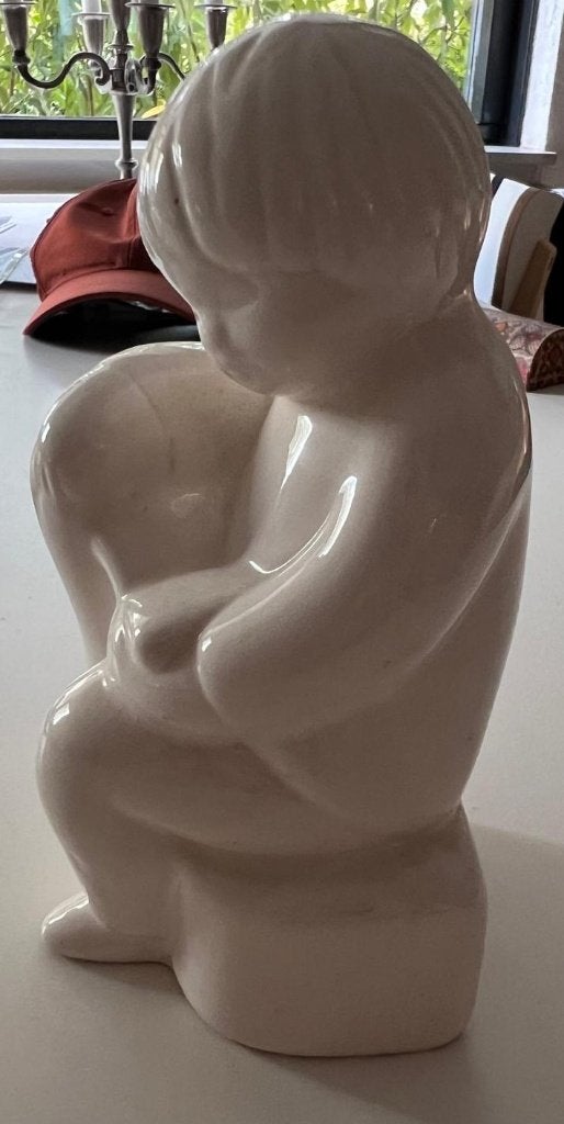 Modern wit beeldje zittende figuur, 18 cm, Ophalen, Minder dan 20 cm, Beeld, Modern