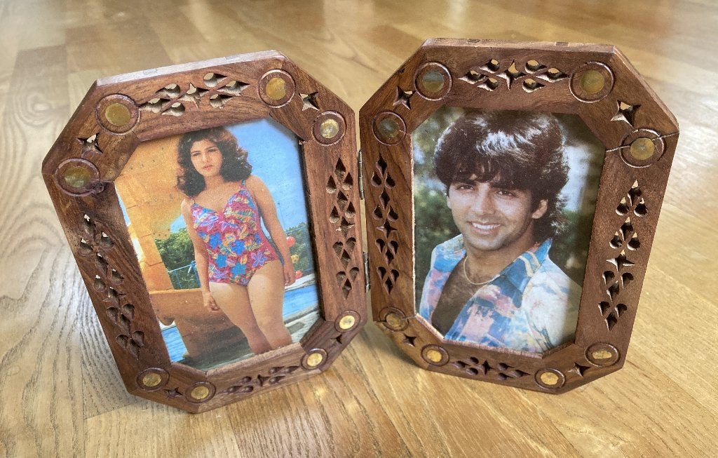 Fotolijst houtsnijwerk India tweeluik van elk 16x11 cm nieuw, Audio, Tv en Foto, Fotografie | Fotolijsten, Hout, Overige typen