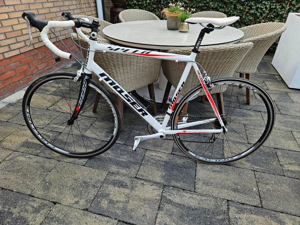 Moser Racefiets - Wit/Rood - Goede Staat, Fietsen en Brommers, 28 inch, Gebruikt, Aluminium, 57 tot 61 cm