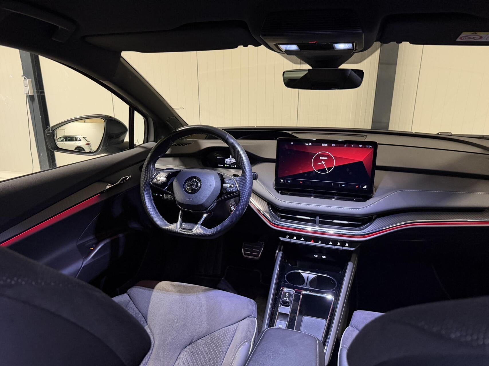 Skoda Enyaq iV 80 Sportline Warmtepomp Head-up Trekhaak NAP, Auto's, Automaat, Achterwielaandrijving, Gebruikt, 495 min