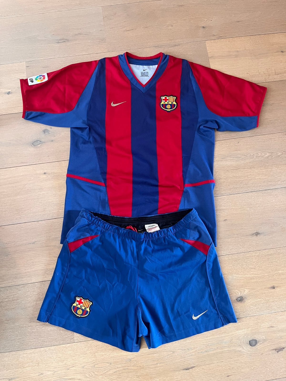 Origineel FC Barcelona Thuisshirt 2002/2003, Sport en Fitness, Voetbal, Maat XS of kleiner, Ophalen of Verzenden, Gebruikt, Set