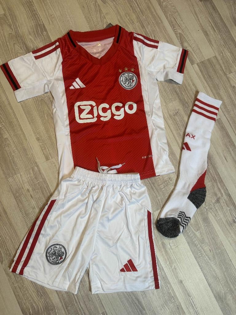 Ajax Thuis Tenue 2026 Maat 104 t/m 164, Maat XS of kleiner, Verzenden, Nieuw, Set