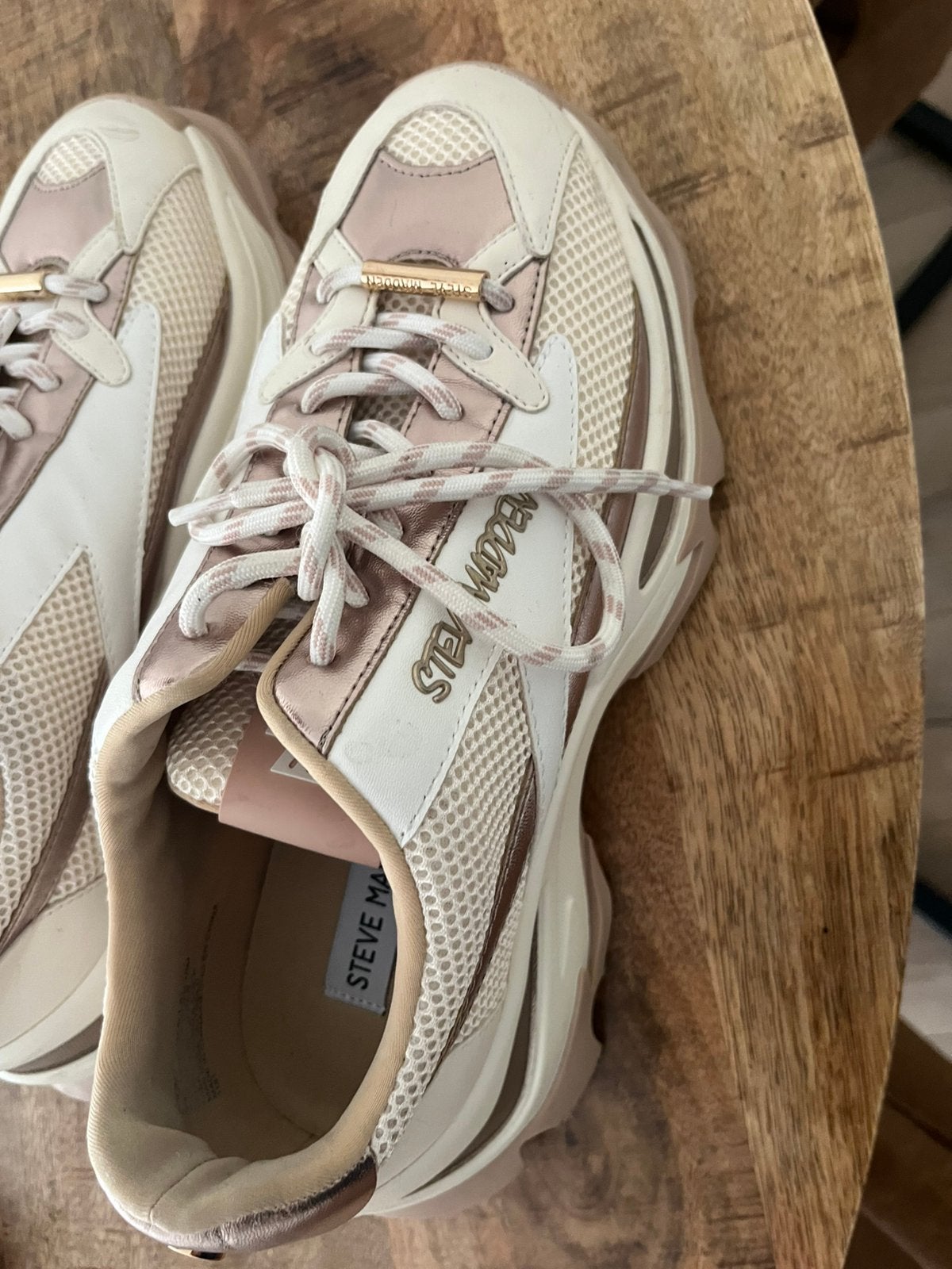 Steve Madden Zoomz dames sneaker maat 40, Ophalen, Zo goed als nieuw, Sportschoenen, Beige