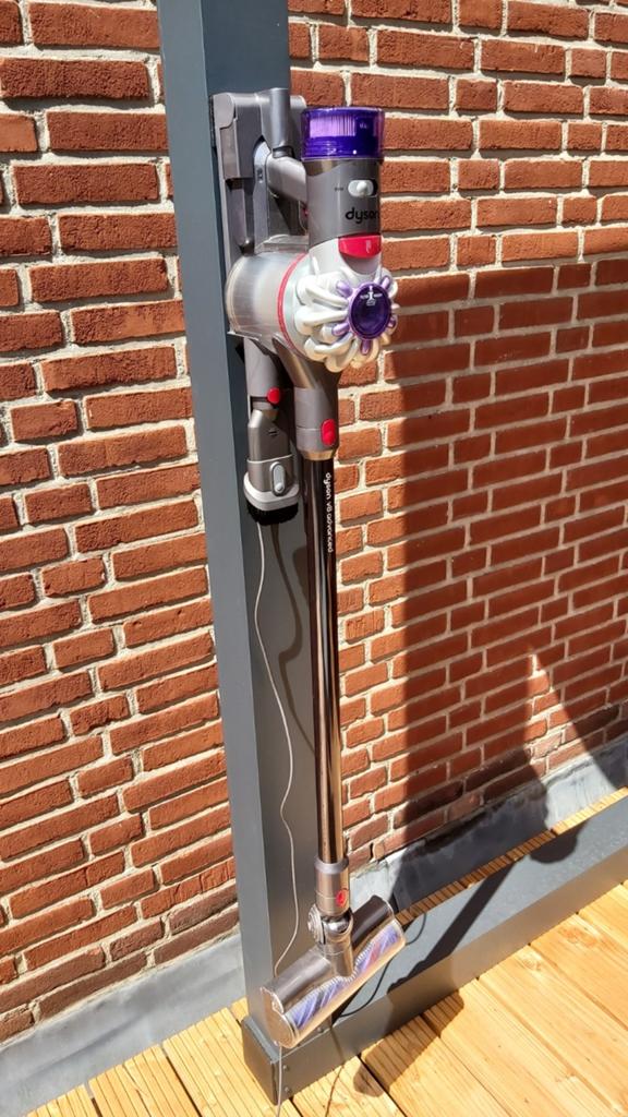Dyson V8 Absolute steelstofzuiger met accessoires, Witgoed en Apparatuur, Stofzuigers, Ophalen, Inclusief accessoires, Zo goed als nieuw