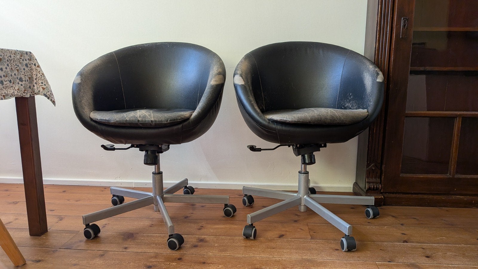 2 IKEA Skruvsta bureaustoelen - Zwart, Ophalen, Gebruikt, Zwart, Bureaustoel