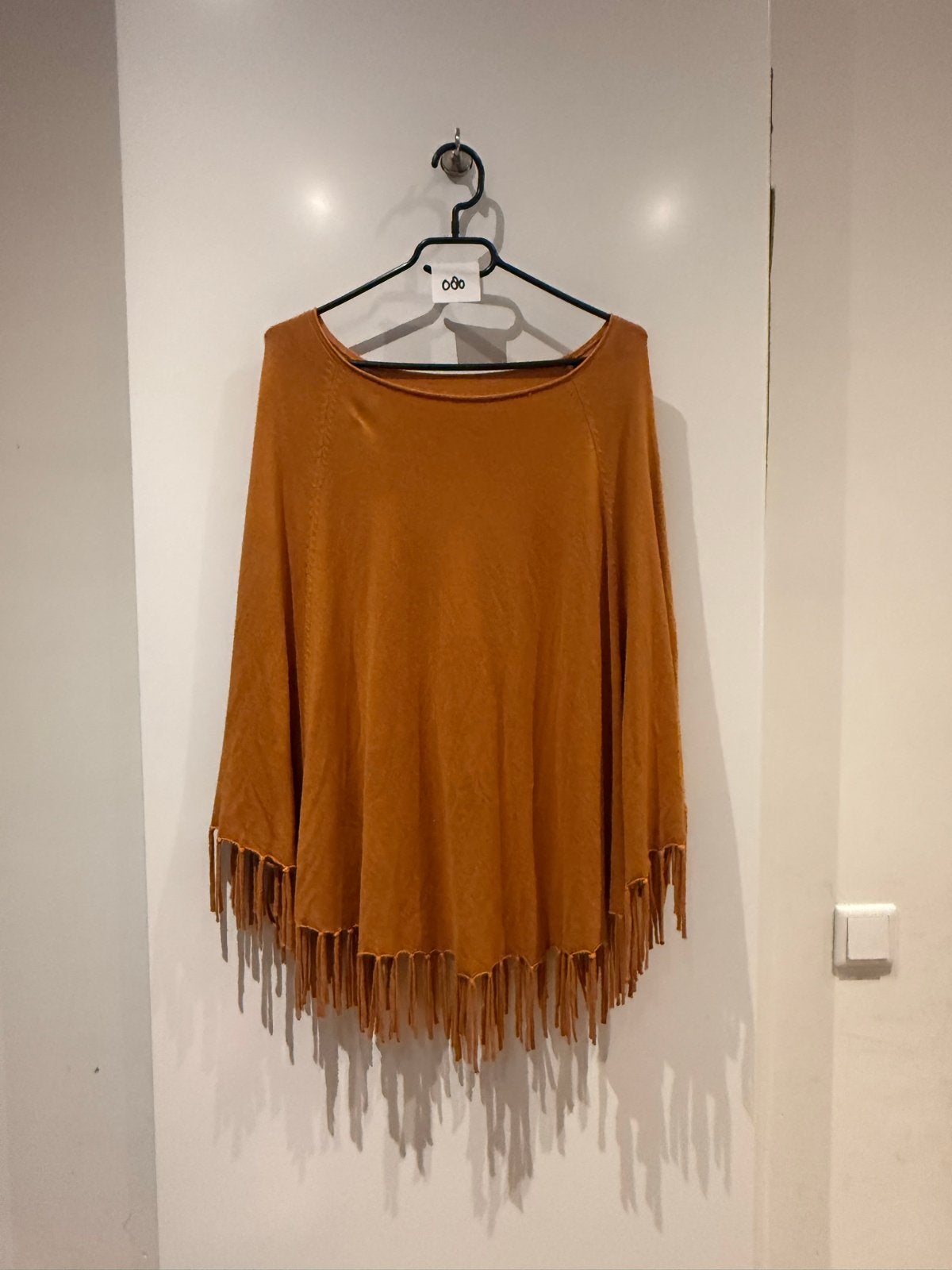 Mosterd gele poncho met franjes, Ophalen of Verzenden, Zo goed als nieuw, Maat 46/48 (XL) of groter, Overige kleuren