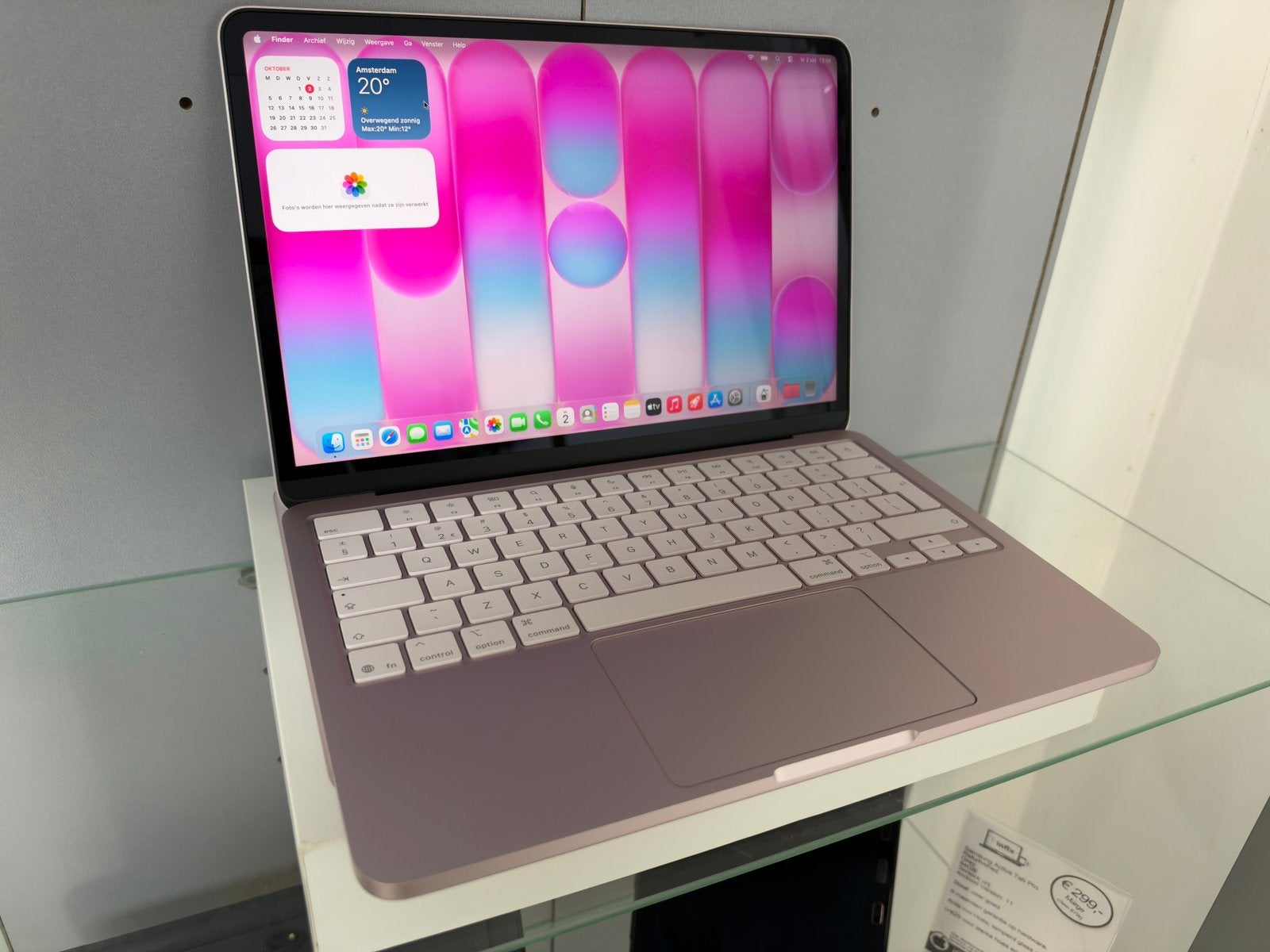 Macbook neo blush 256Gb 3X OPGELADEN