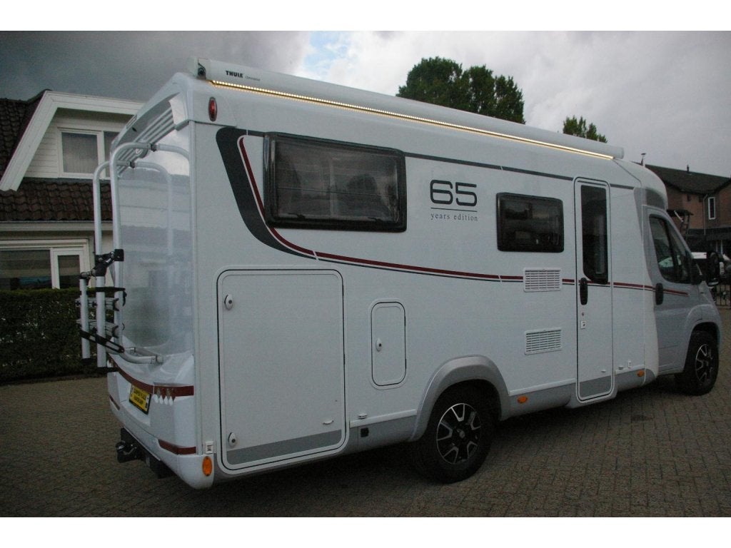 LMC 65 Years Edition 643 G Automaat, Enkele bedden, Caravans en Kamperen, Campers, Automaat, Ringverwarming, Luifel, Fiat