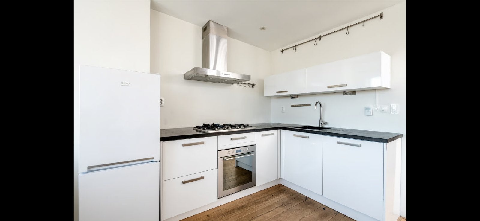 Gratis: Witte hoogglans L-keuken incl. apparatuur, Ophalen, Gebruikt, Wit, Hoekkeuken