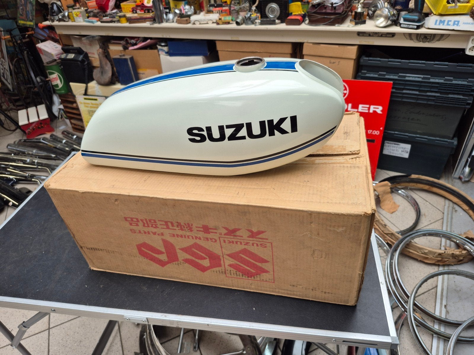 suzuki gt 50 benzinetank New old stock nos, Ophalen of Verzenden