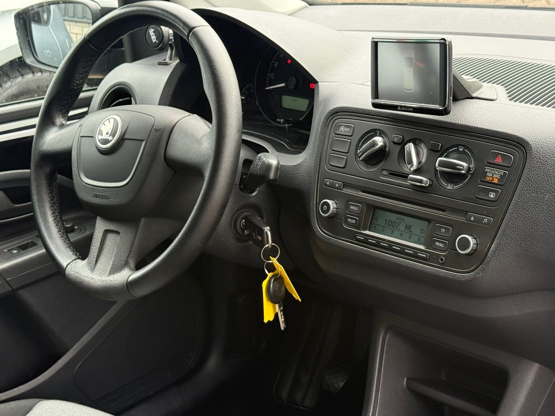Skoda Citigo 1.0 Greentech Tour Navi Airco Nieuwe Apk, Auto's, Voorwielaandrijving, Euro 5, Stof, Gebruikt