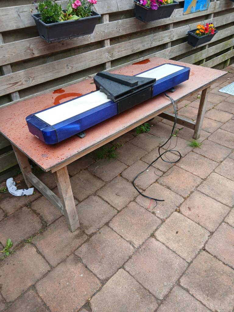 Whelen zwaailichtbalk 134x40x21cm - Optocht/Evenement, Ophalen