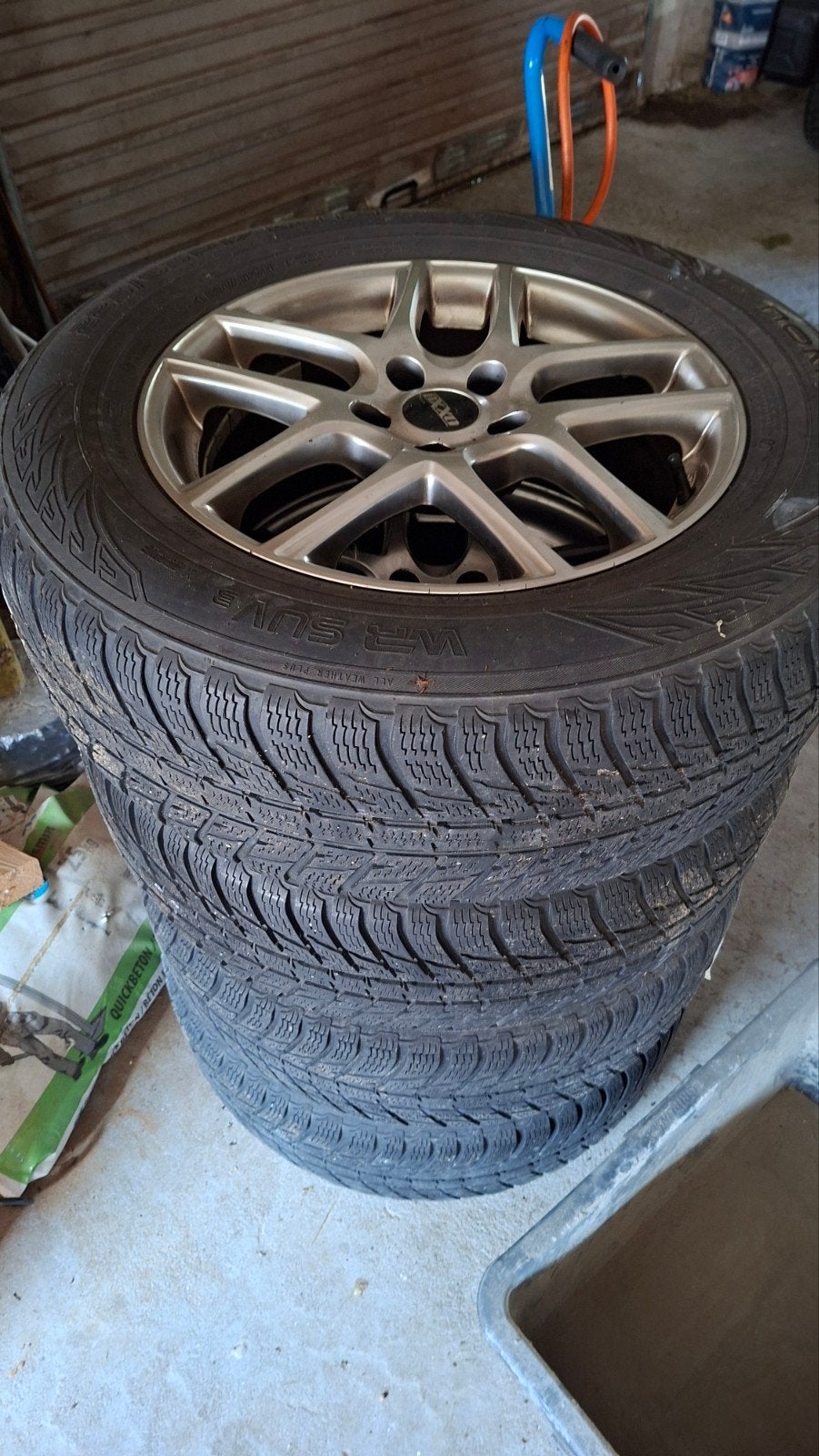 Winterset met velgen en bouten voor Toyota RAV4 2018, Ophalen, Gebruikt, Banden en Velgen, Winterbanden