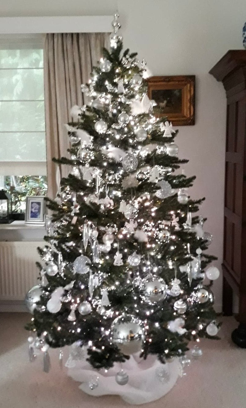 Kunstkerstboom incl. of excl versiering - ca. 210cm, Ophalen, Zo goed als nieuw