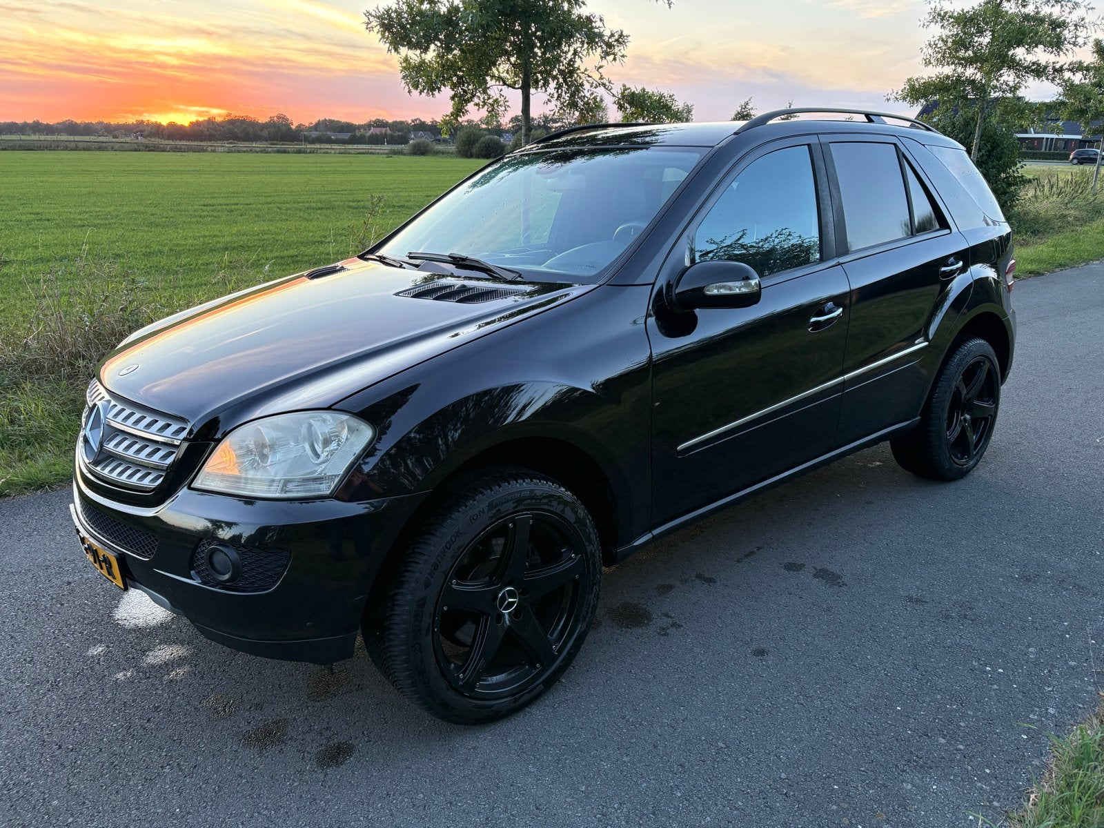 Nette en goede Mercedes Benz ML 280 CDI nieuwe apk, Auto's, Mercedes-Benz, Automaat, Zwart, 190 pk, Leder en Stof