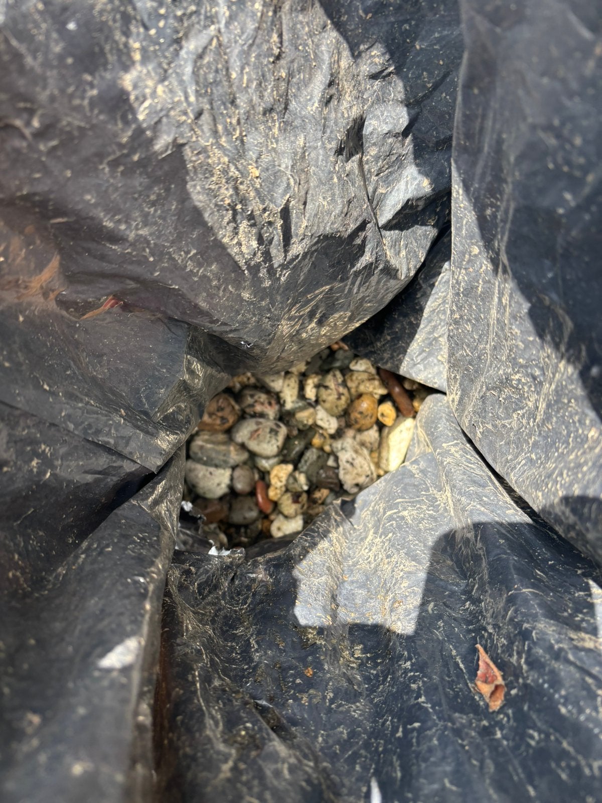 Dak grind. Gratis. Ik schat 200/300kg, Ophalen, Zo goed als nieuw