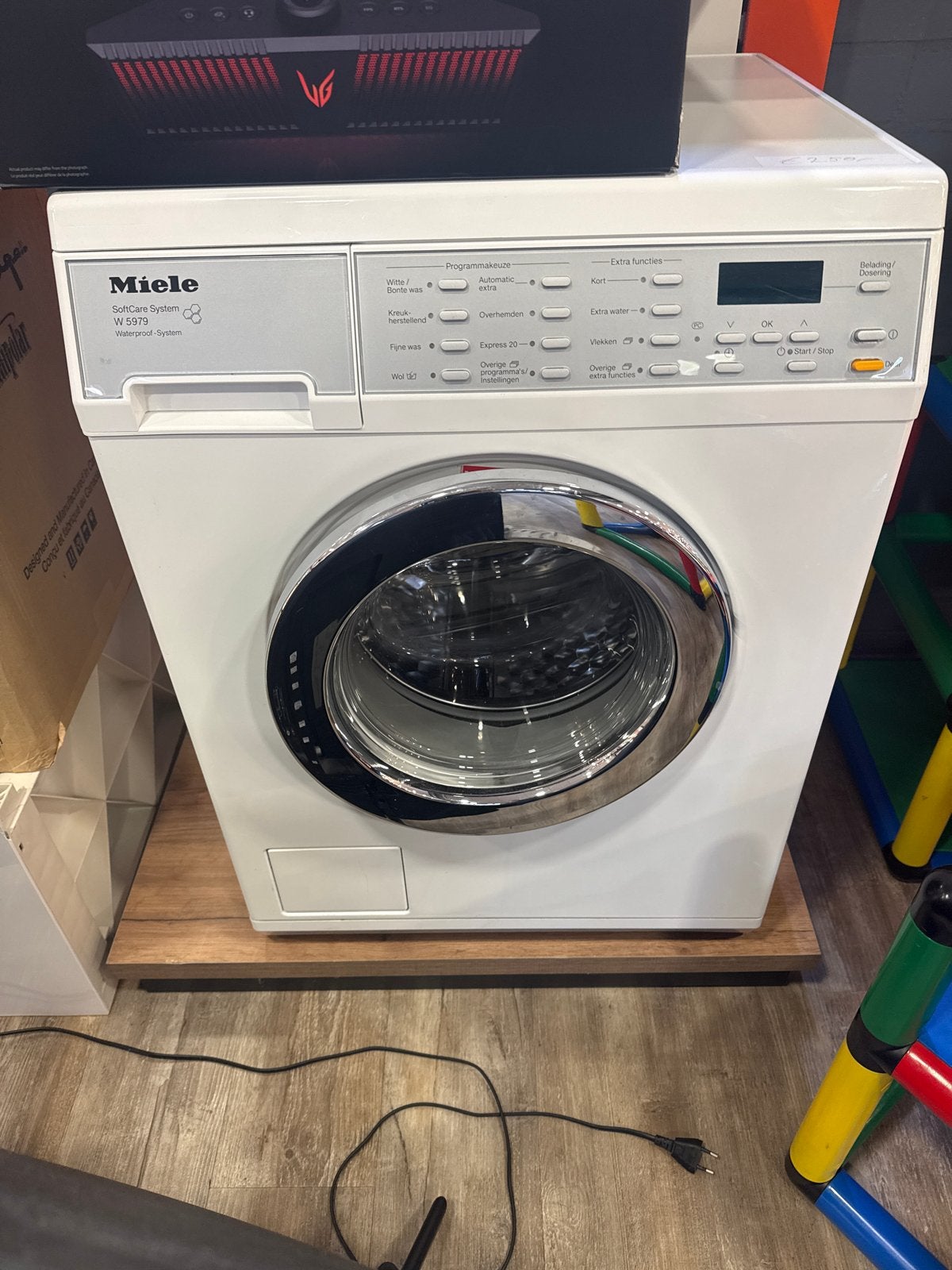 Miele W5979 Wasmachine - SoftCare System, Ophalen, Gebruikt, 8 tot 10 kg, 1600 toeren of meer