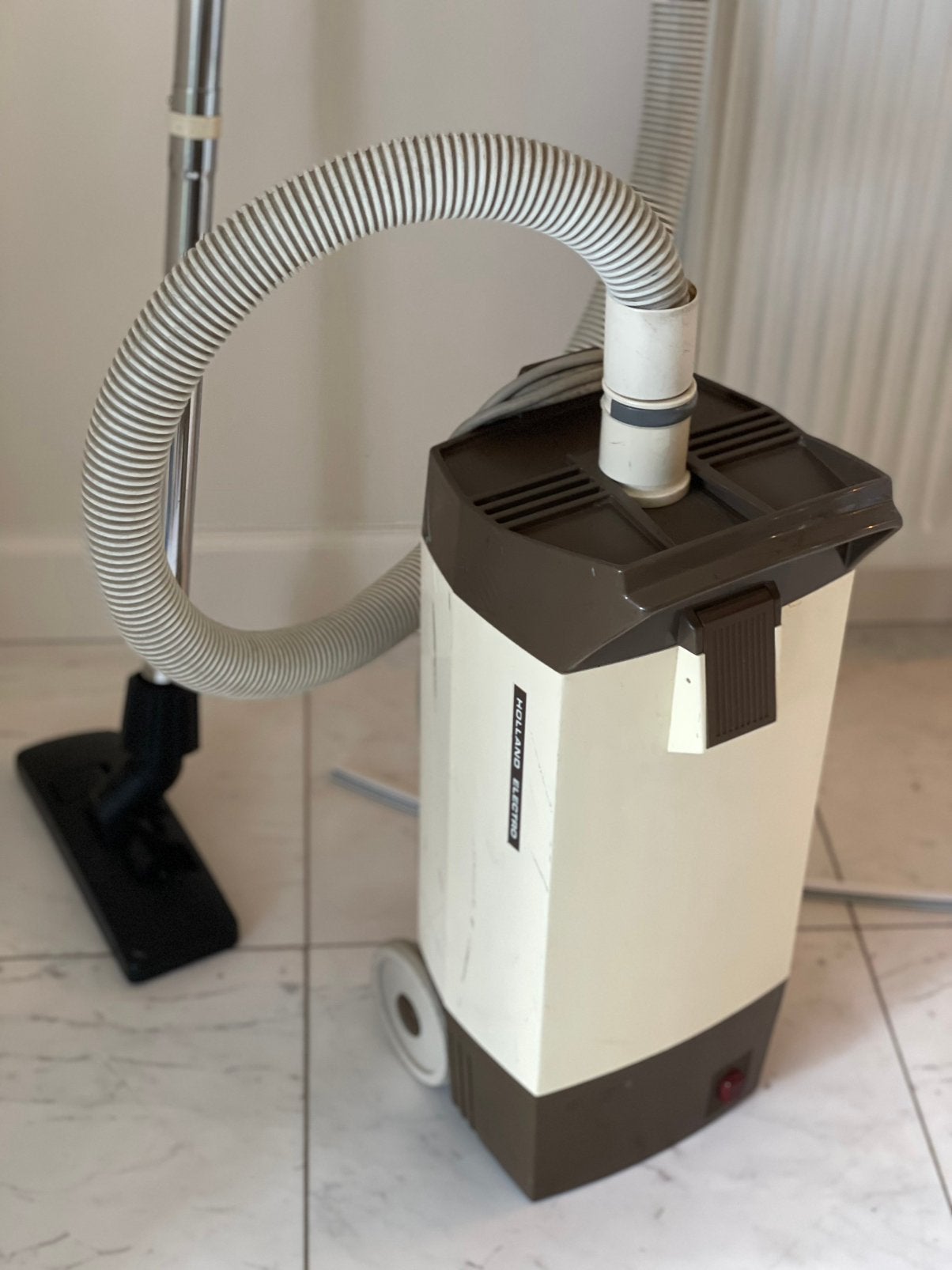 Perfect werkende Holland Electro Vintage Stofzuiger, Witgoed en Apparatuur, Stofzak, Overige merken, Gebruikt, Geschikt voor harde vloeren