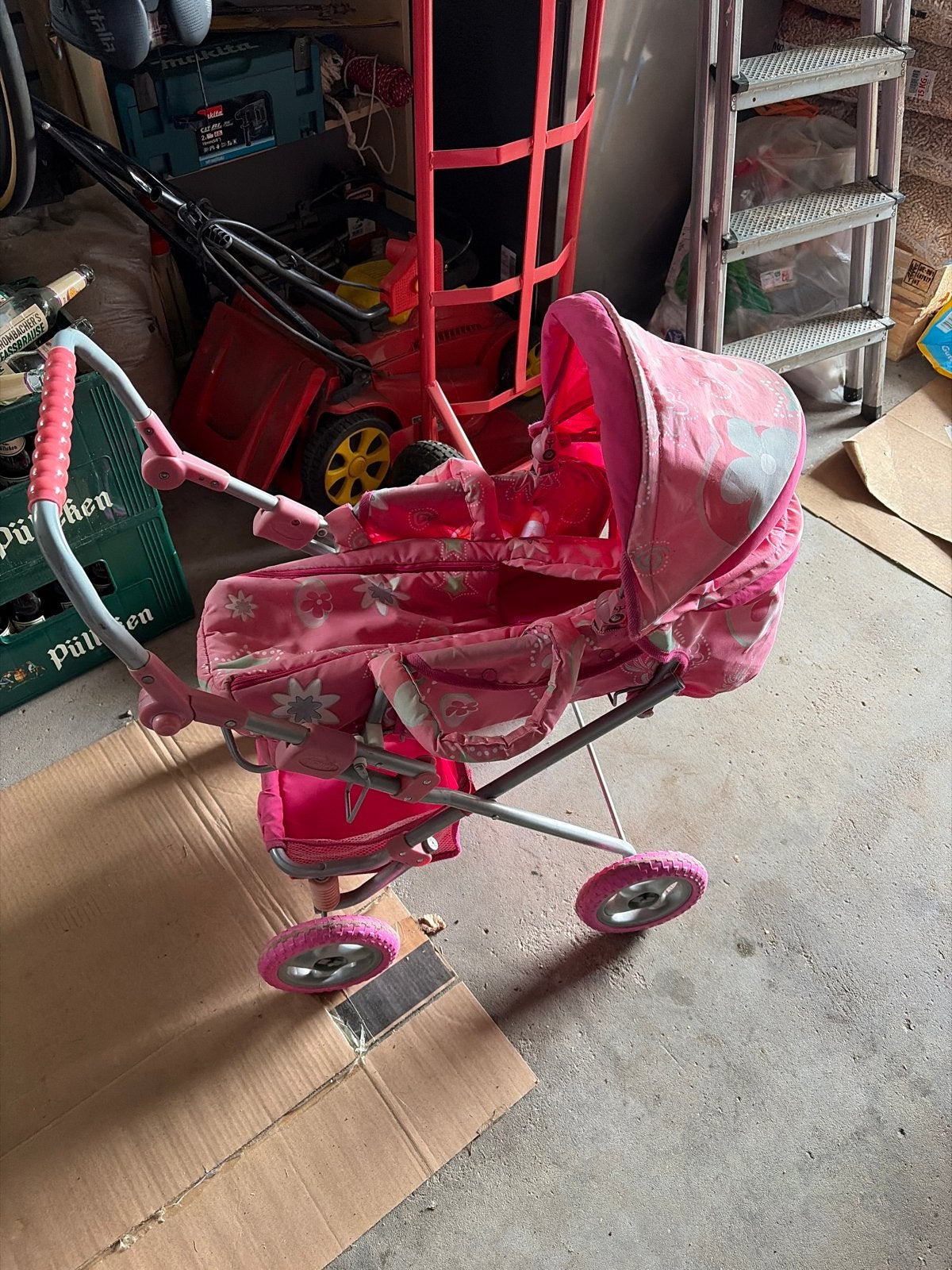 Roze poppenwagen met bloemenpatroon, Kinderen en Baby's, Speelgoed | Poppen, Ophalen, Gebruikt, Overige typen