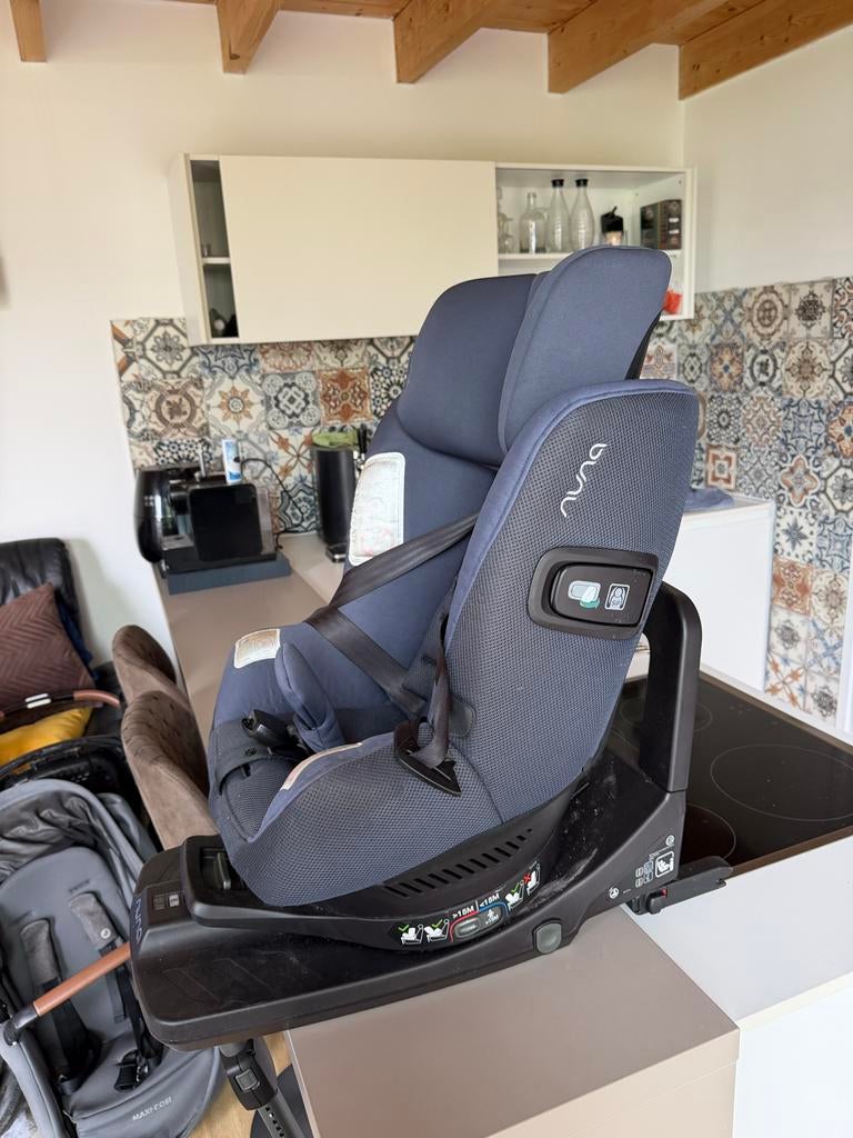 Nuna kinderstoel met Isofix en draaifunctie, Verstelbare rugleuning, Gebruikt, 0 t/m 18 kg, Isofix