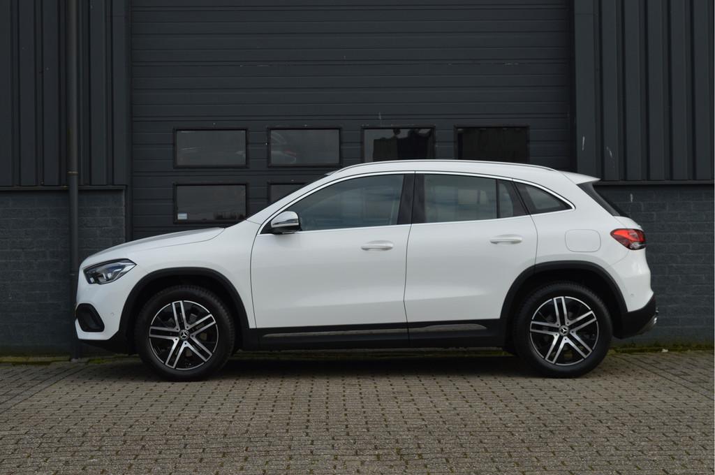 Mercedes-Benz GLA 200 Business Solution Luxury | CAMERA | TR, Auto's, Mercedes-Benz, 4 cilinders, Met garantie (alle), Wit, 165 pk
