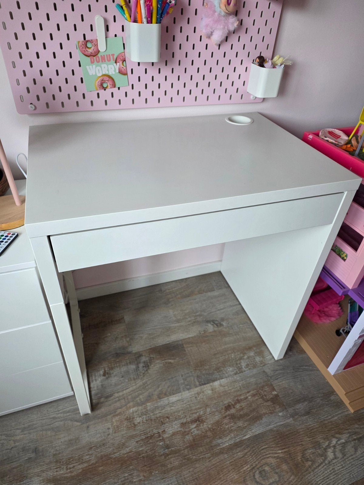 Bureau (Micke), Ophalen, Scandinavisch, Hout, Kabelgoot