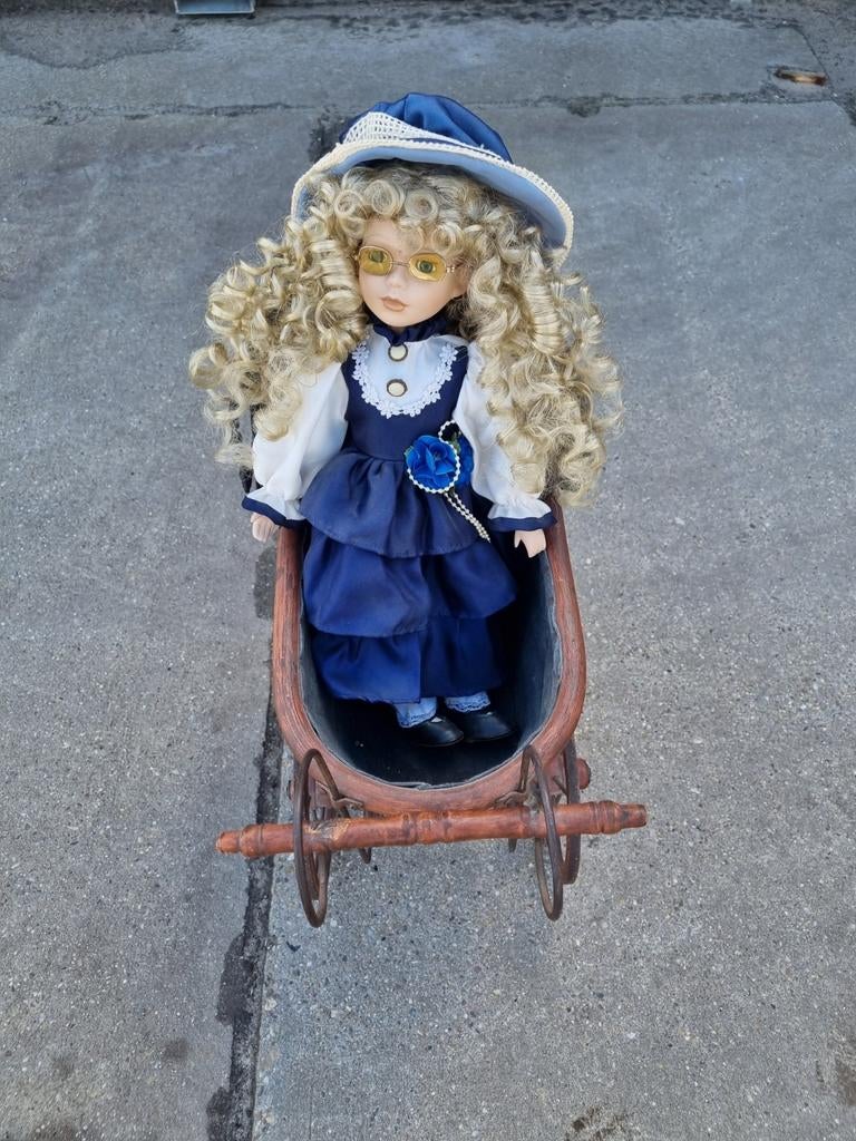 Antieke poppenwagen met porseleinen pop, Ophalen, Gebruikt, Overige typen