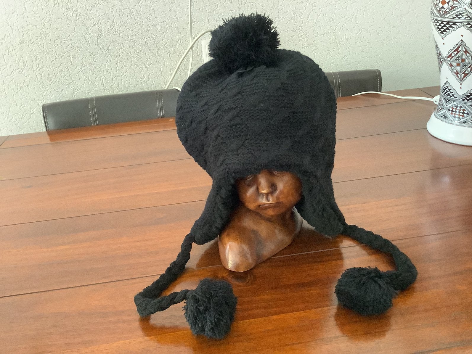 Zwarte muts.      Nieuw.    ️, Verzenden, Nieuw, Maat 38/40 (M), Muts