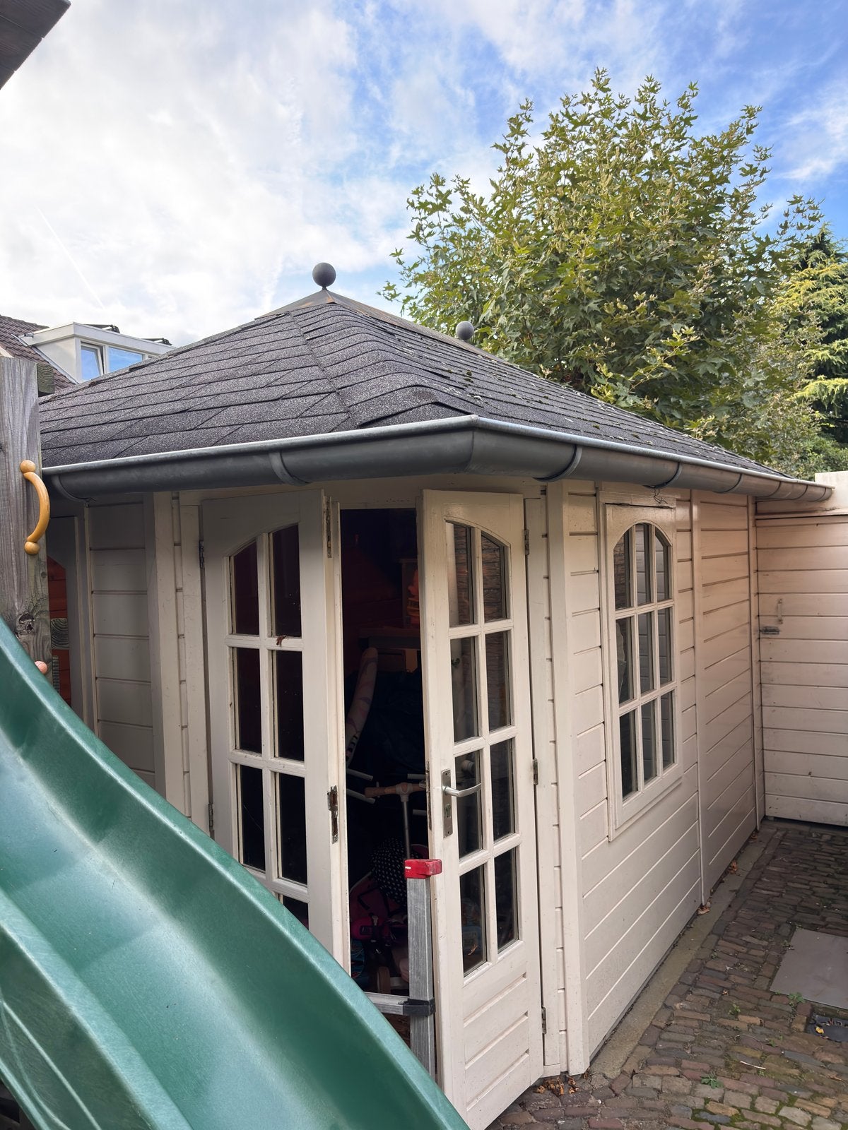 Houten Tuinhuis/Blokhut met Ramen en Dubbele Deur, Tuin en Terras, Ophalen, 200 tot 400 cm, 250 tot 500 cm, Zo goed als nieuw