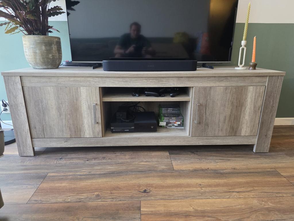 TV meubel landelijk / industrieel houtlook – zeer nette staa, Ophalen, Eikenhout, 150 tot 200 cm, Warm eiken / driftwood kleur