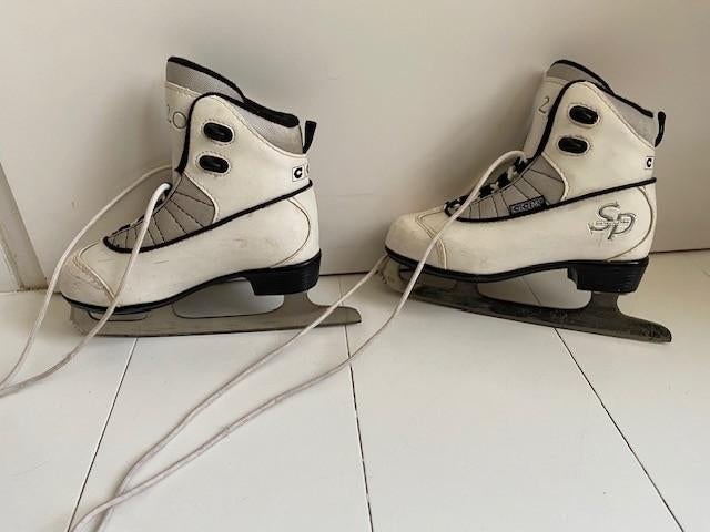 Schaatsen kunstschaatsen CCM maat 32, Sport en Fitness, Schaatsen, Overige merken, Gebruikt, Ophalen of Verzenden, Kunstschaatsen