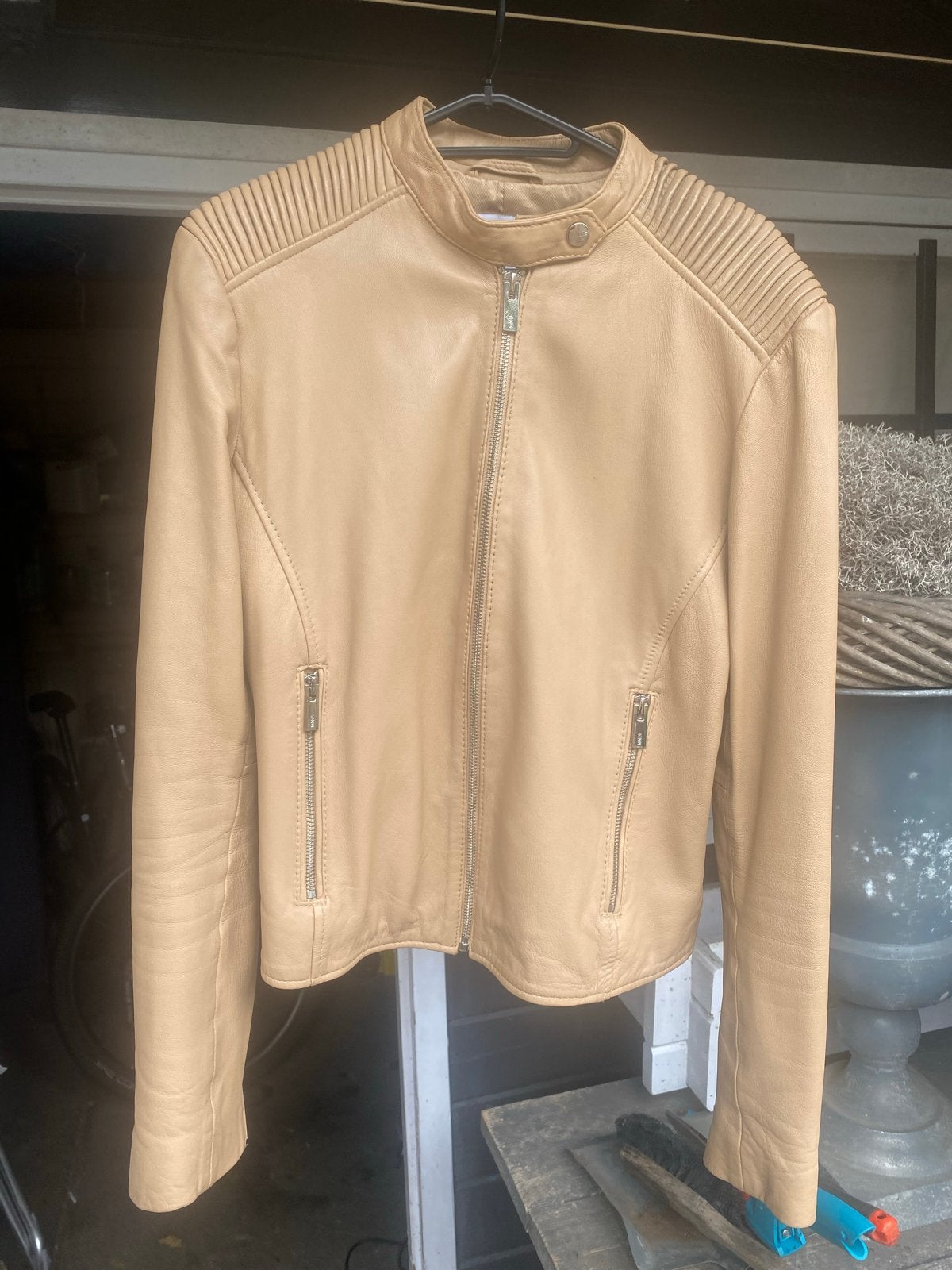 Mooi Mango leer jasje maat 38, Ophalen of Verzenden, Zo goed als nieuw, Maat 38/40 (M), Beige