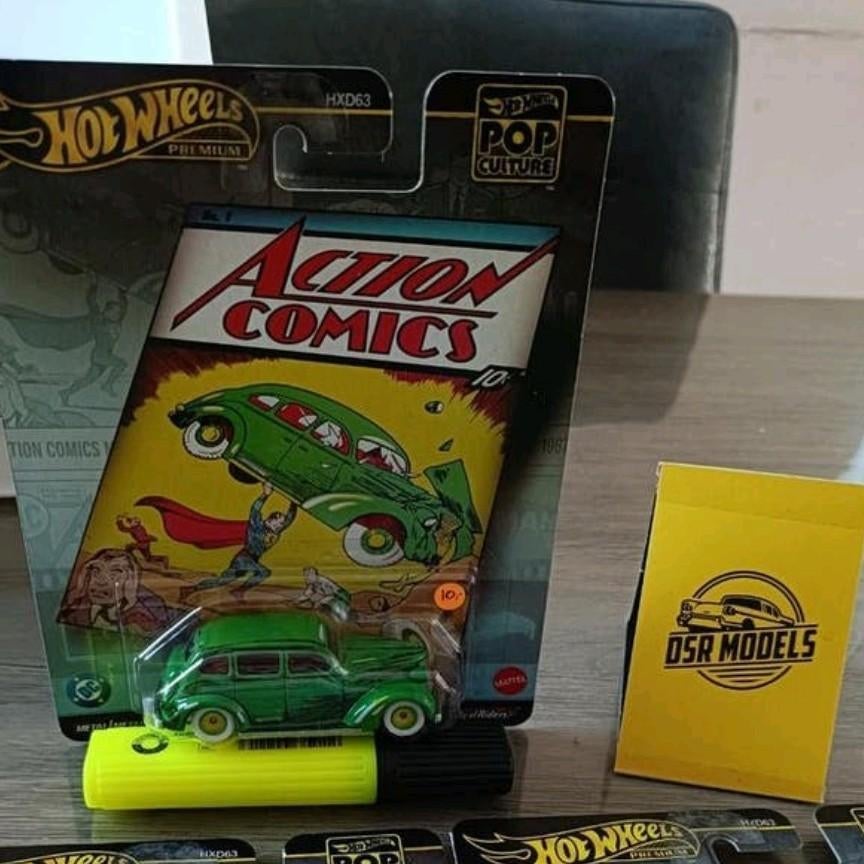 1:64 HotWheels Action Comics #1 Sedan Berline, S, Auto, R, Nieuw