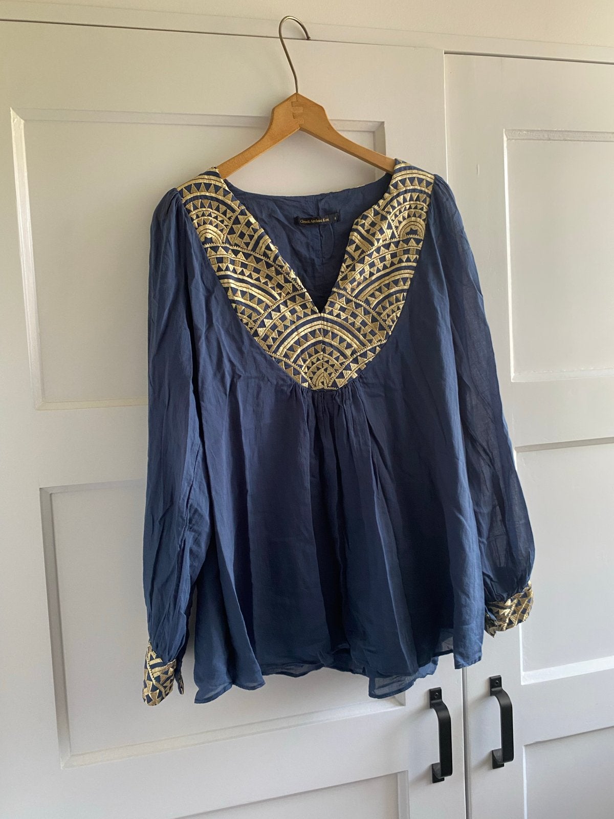 Blouse met lange mouwen en gouden borduursels, Kleding | Dames, Blauw, Ophalen of Verzenden, Zo goed als nieuw, Lange mouw