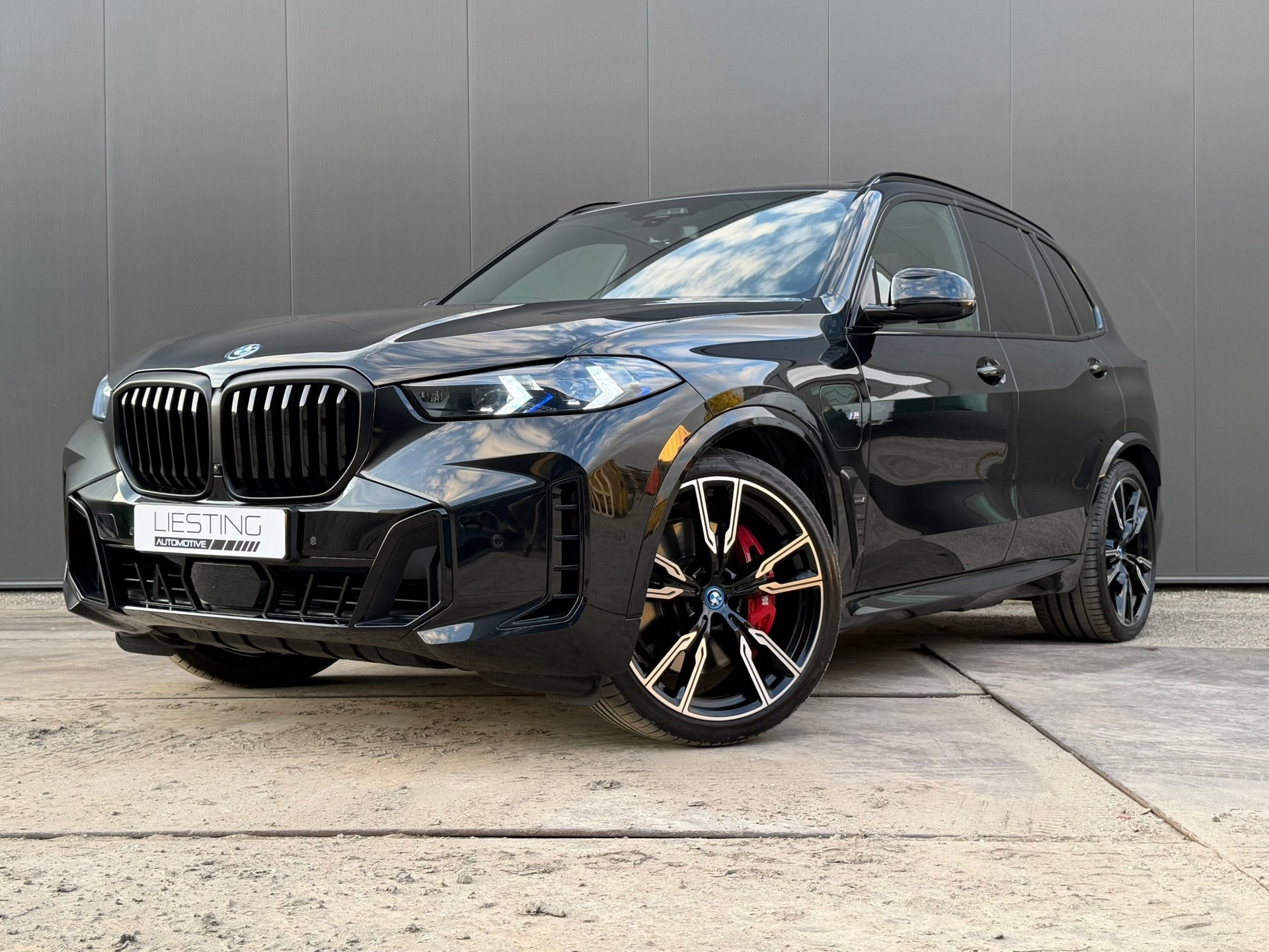 BMW X5 xDrive50e M-Sport Pro - Pano Trekhaak H/K Softclose, Dealer onderhouden, Gebruikt, 2395 kg, Zwart