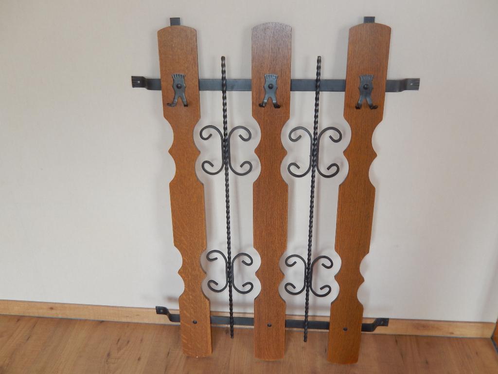 Wand kapstok retro vintage rek Hout en smeedijzer 70er, Gebruikt, 100 tot 150 cm, Hout, Ophalen