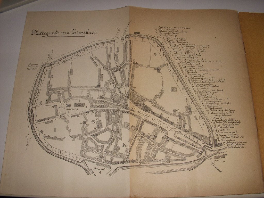 Plattegronden en gids van Zierikzee en omstreken uit 1931, Gelezen, Ophalen of Verzenden, Landkaart, 1800 tot 2000