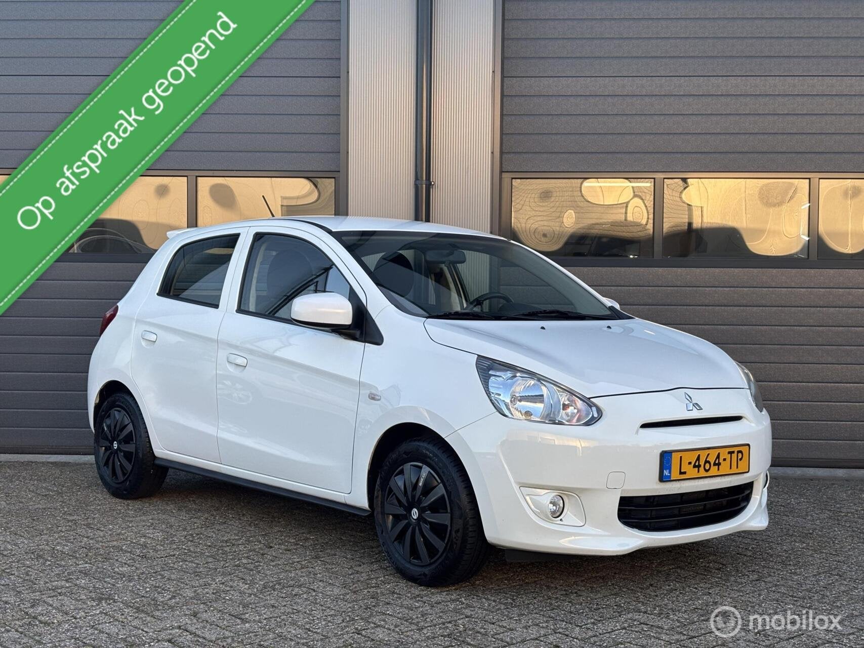 Mitsubishi Space Star 1.0 Entry Uitvoering // 113 Dkm, Auto's, Voorwielaandrijving, Euro 5, Emergency brake assist, Wit
