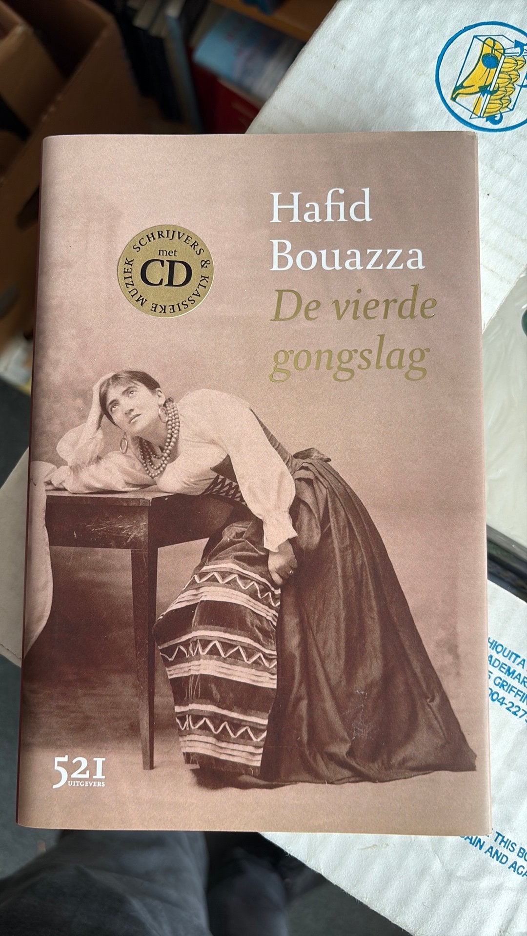 Hafid Bouazza - De vierde gongslag, Ophalen of Verzenden, Zo goed als nieuw, Hafid Bouazza