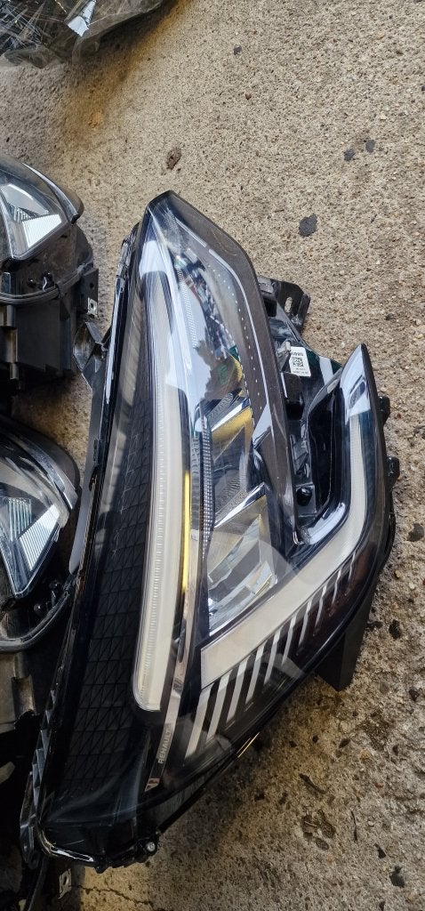 Renault clio 5 V full led koplamp 260109379R 260104922R, Niet ingevuld, Gebruikt, Renault, Niet ingevuld