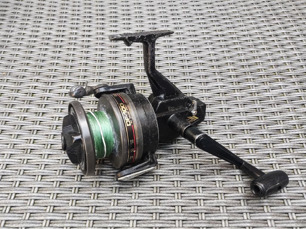 Daiwa DF-100 Zeemolen Made In Taiwan *** OLDSKOOL ***, Watersport en Boten, Hengelsport | Zeevissen, Ophalen of Verzenden, Gebruikt
