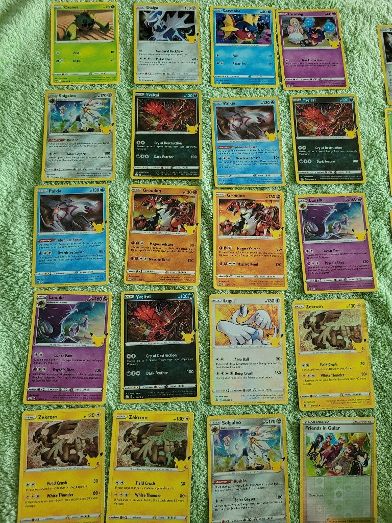 Pokémon card set in an auction running until July 24, 2026., Hobby en Vrije tijd, Verzamelkaartspellen | Pokémon, Ophalen of Verzenden