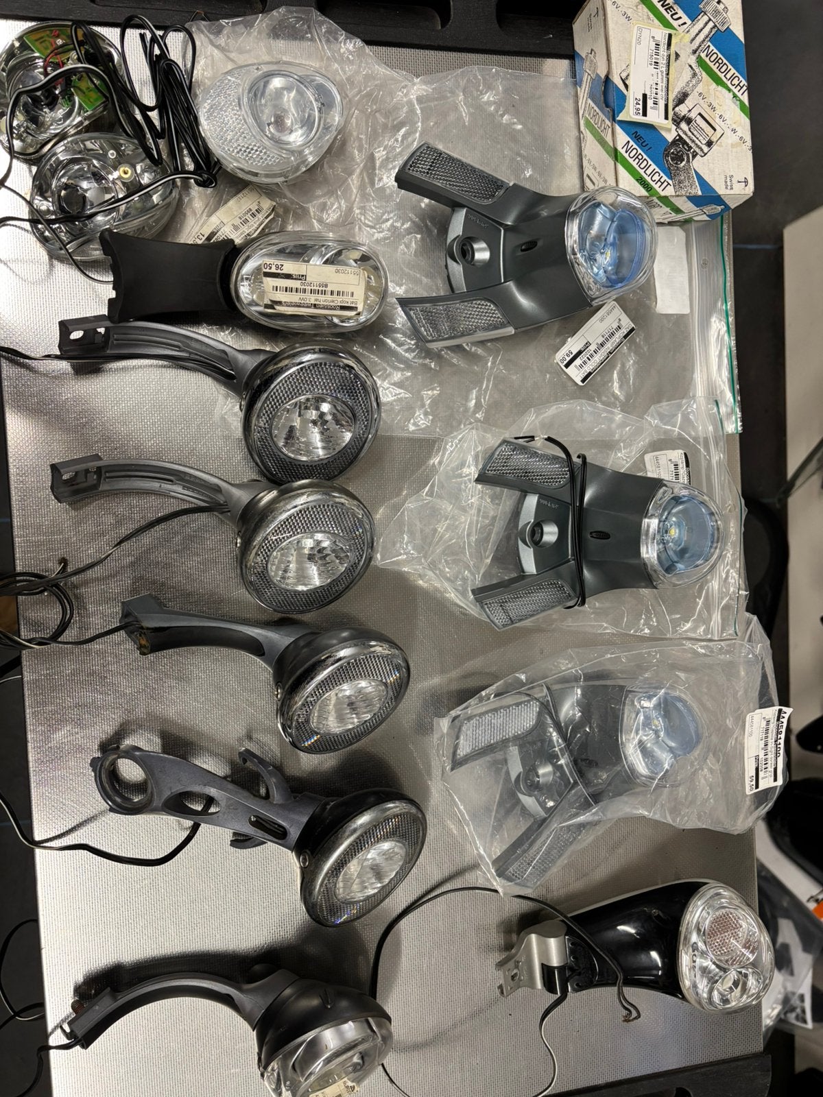 Nieuwe orginele gazelle koplampen, Fietsen en Brommers, Fietsaccessoires | Fietsverlichting, Ophalen of Verzenden, Nieuw, Dynamo