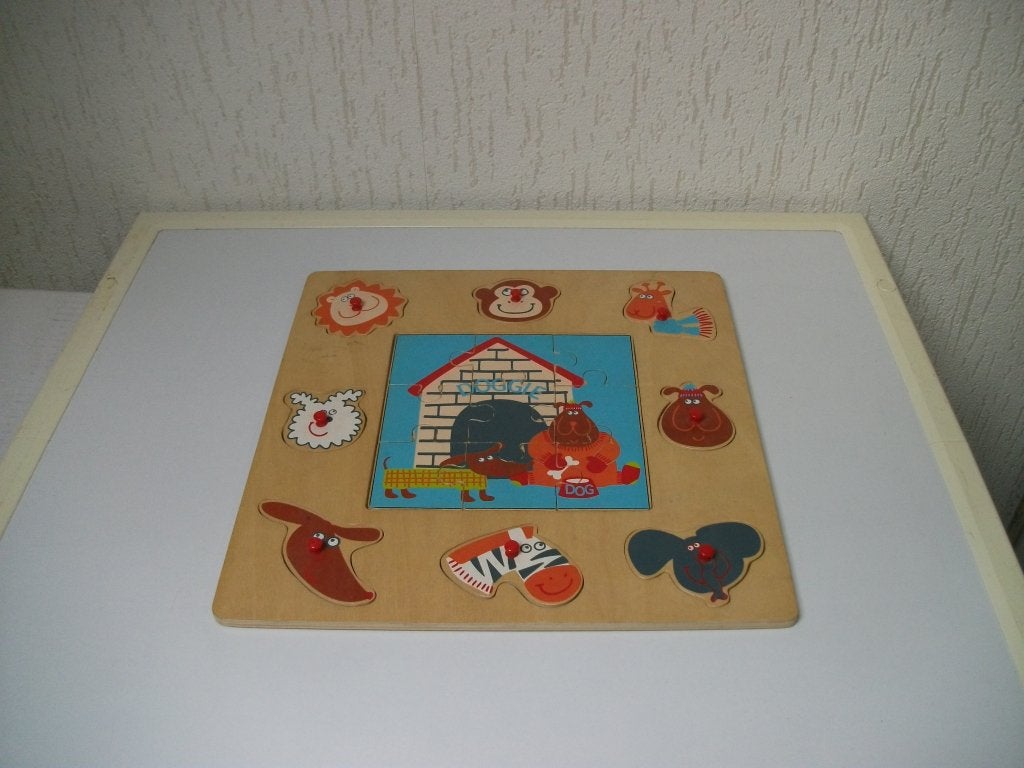 Puzzel met hondenhok 17 delig, Kinderen en Baby's, Speelgoed | Houten speelgoed, Ophalen of Verzenden, Gebruikt