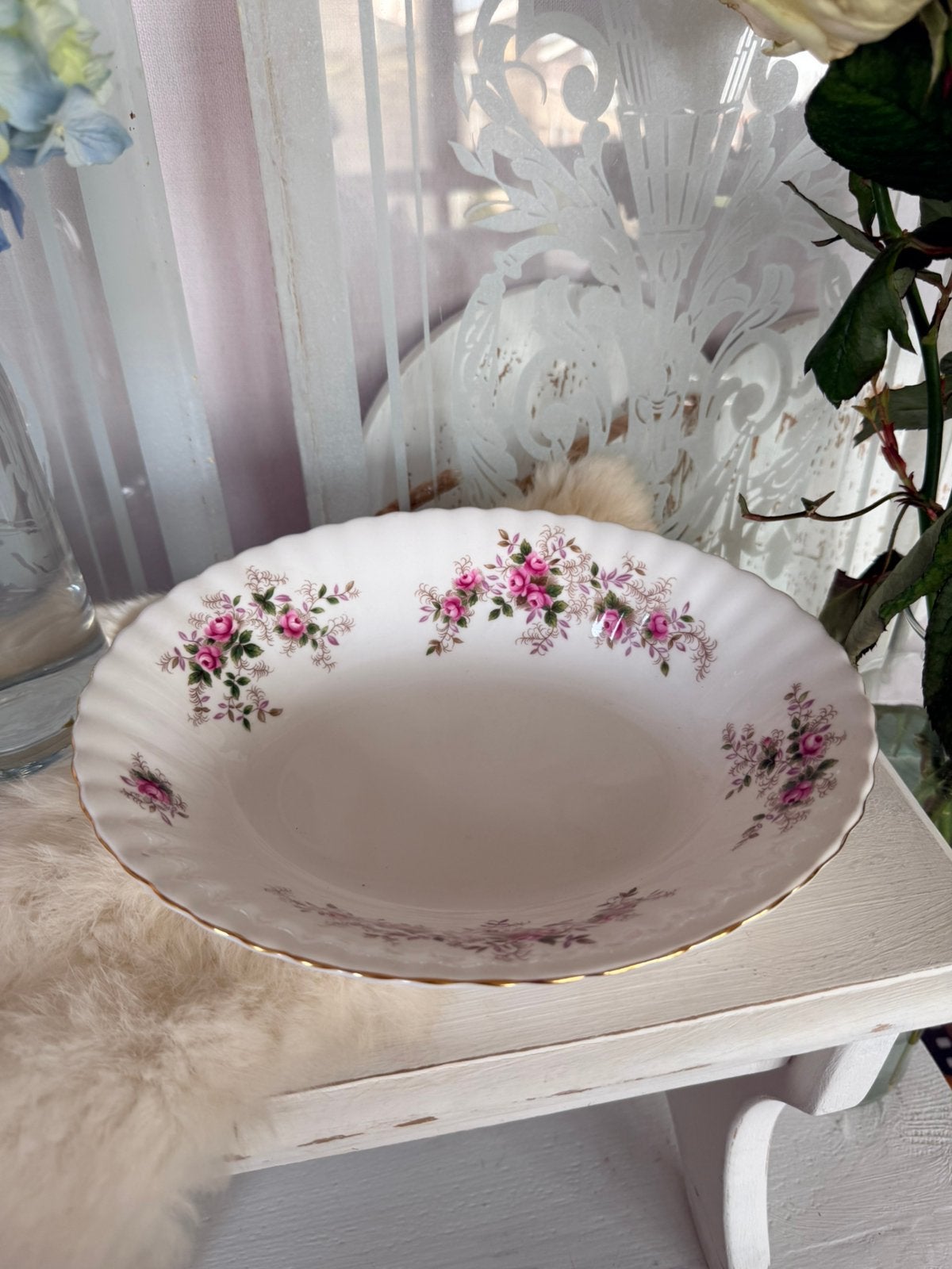 Royal Albert Lavender rose ovale hoge schaal izgst, Ophalen
