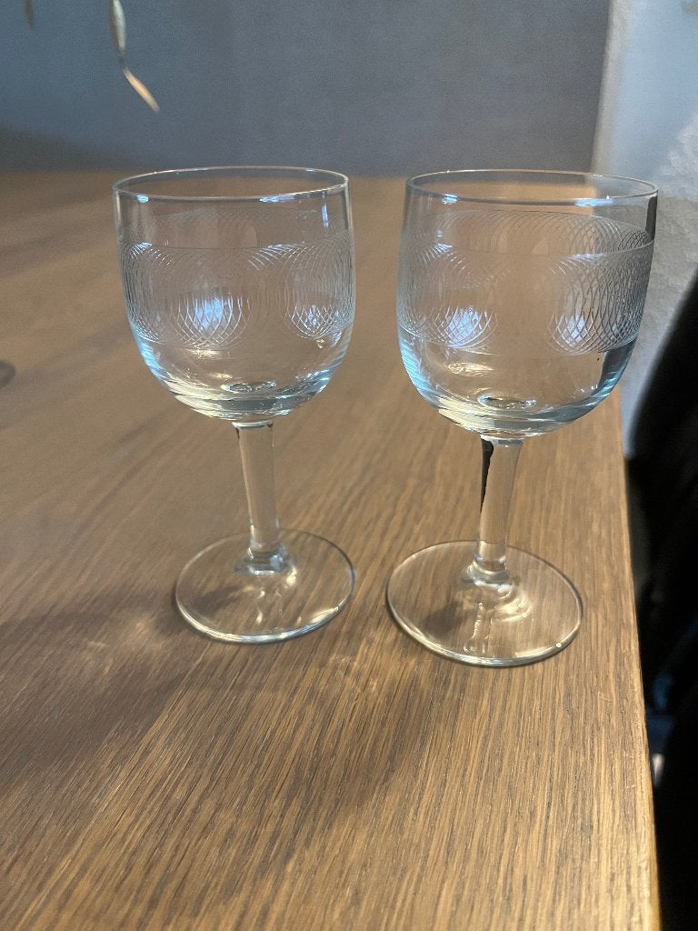 Oude borrelglaasjes met ‘werkje’, Verzamelen, Glas en Borrelglaasjes, Ophalen, Zo goed als nieuw, Borrel- of Shotglas