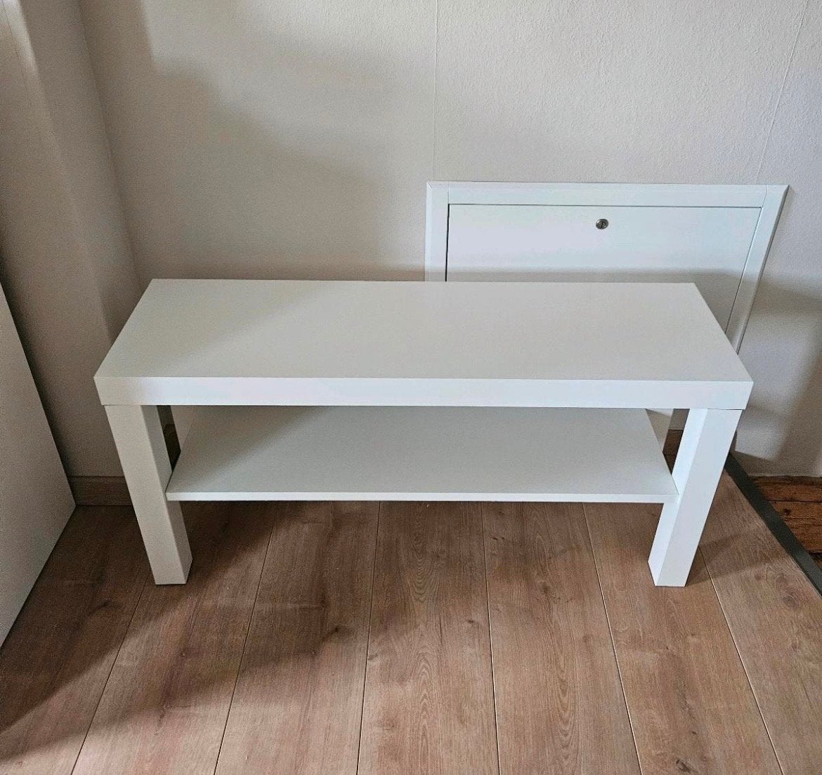 IKEA LACK bijzettafel / tv-meubel wit, Huis en Inrichting, Tafels | Sidetables, Ophalen of Verzenden, Zo goed als nieuw