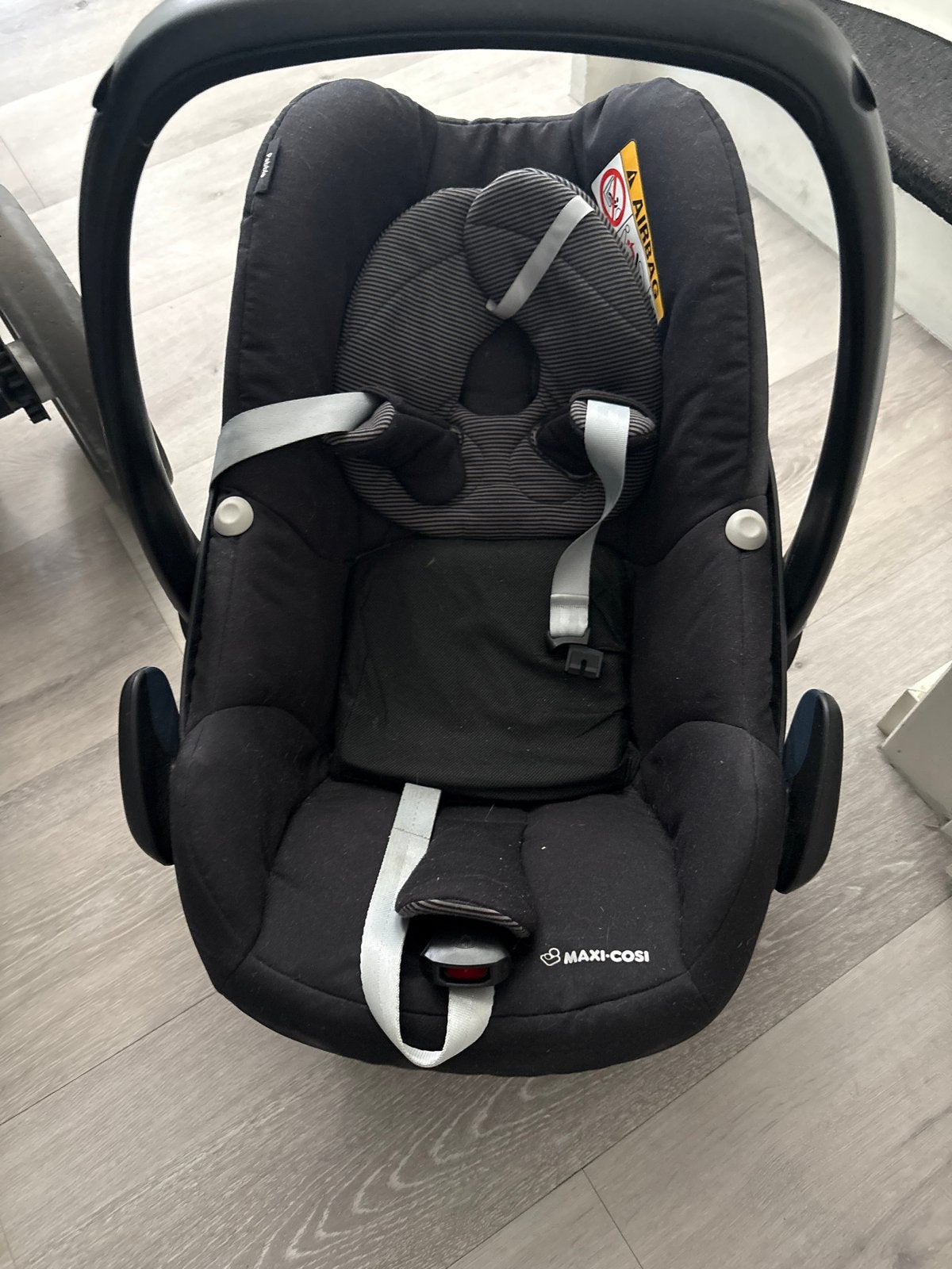 Maxi-Cosi autostoel met FamilyFix base en regenhoes, Kinderen en Baby's, Autostoeltjes, Ophalen, Autogordel of Isofix, Gebruikt