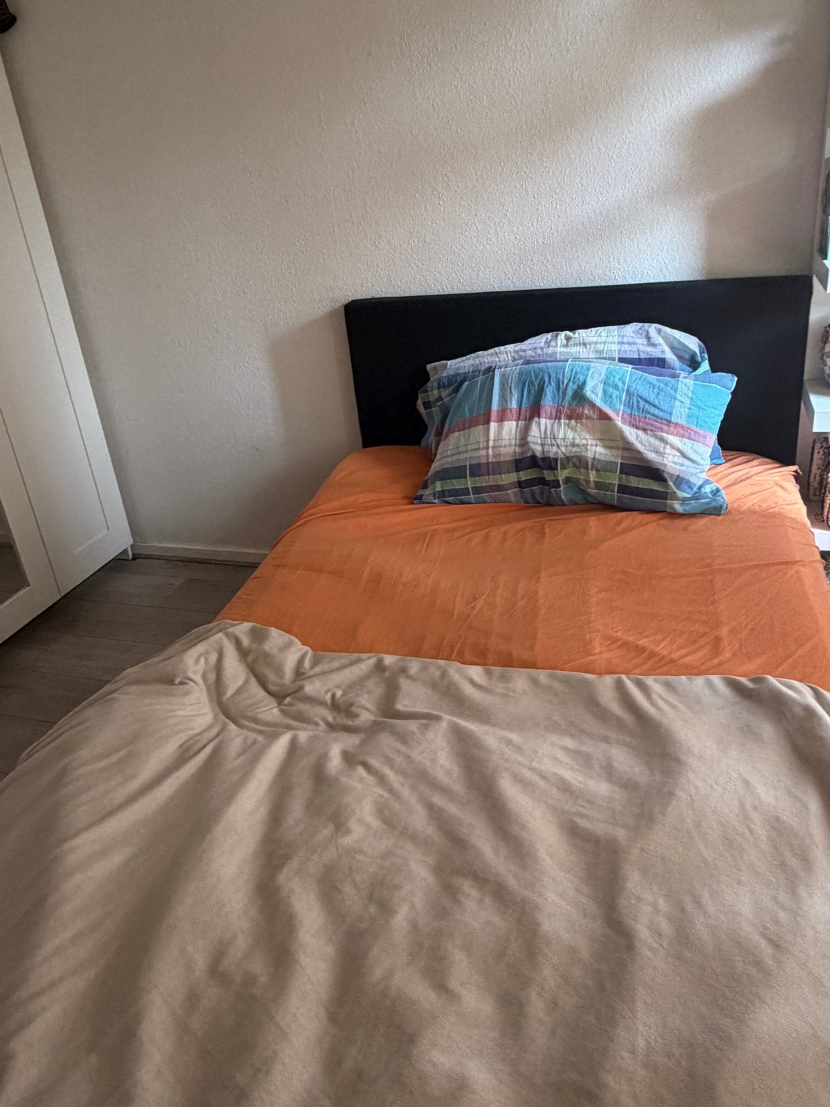 Eenpersoonsbed met hoofdbord - Zwart, Ophalen, Overige materialen, Gebruikt, 90 cm